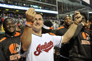 Manziel Signs Contract & Gets The Millions He's Been Waiting For