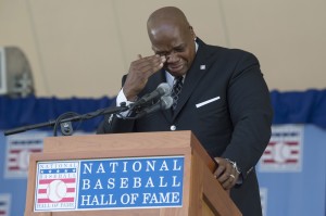 VIDEO: Frank Thomas Gives Emotionally Great Hall Of Fame Speech