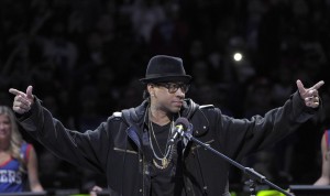 Allen Iverson Says Him, Shaq & Michael Jordan Would 82-0. No Kidding